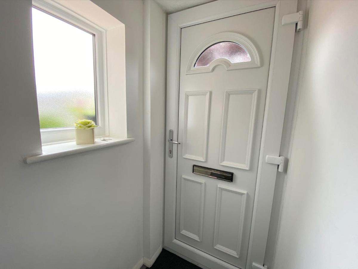 2 Bedroom Private House Near Bedford Town And Train Station بيدفورد المظهر الخارجي الصورة