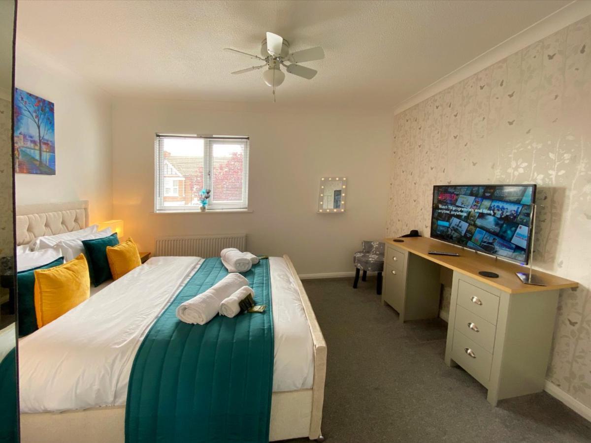 2 Bedroom Private House Near Bedford Town And Train Station بيدفورد المظهر الخارجي الصورة