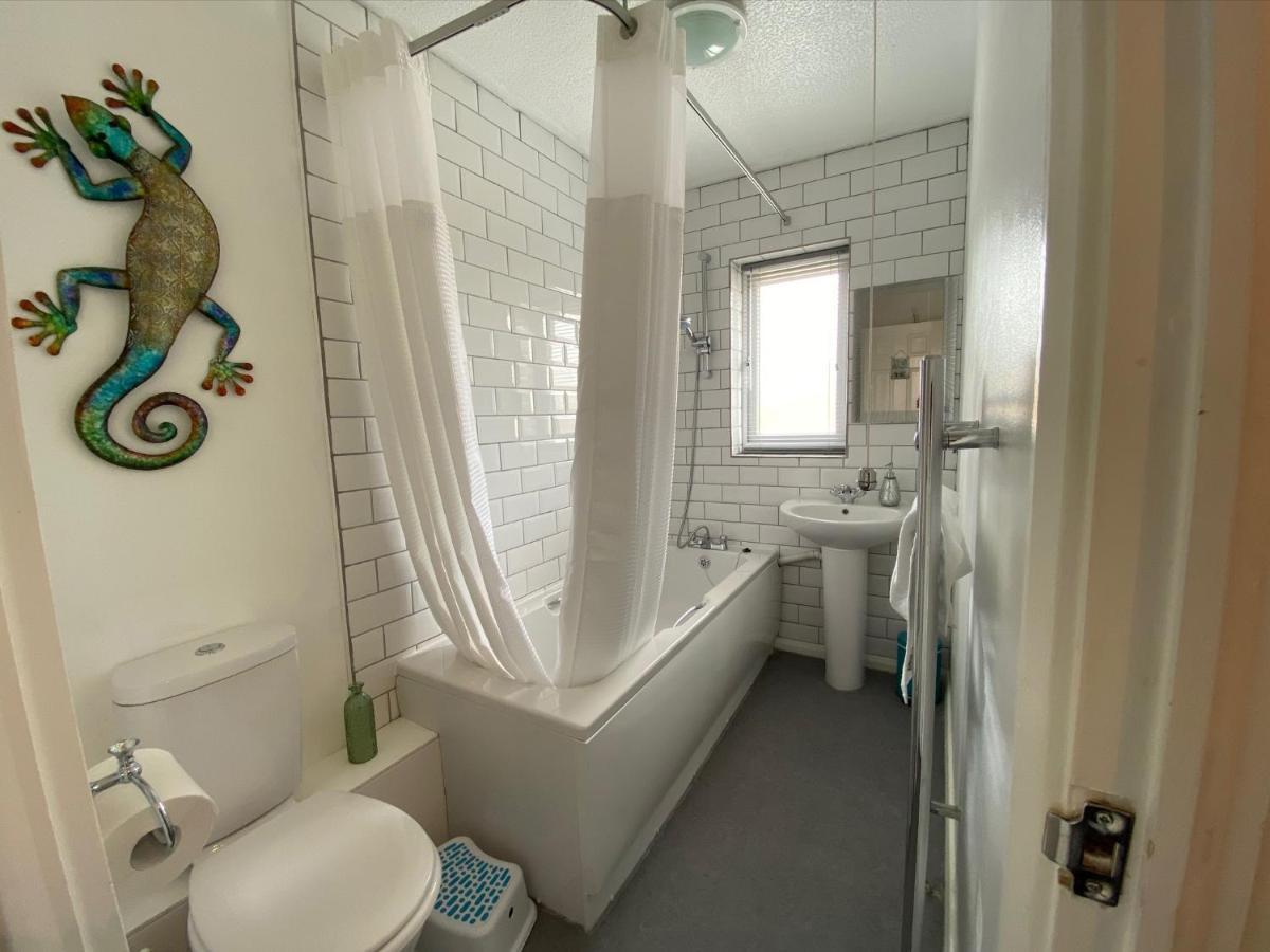 2 Bedroom Private House Near Bedford Town And Train Station بيدفورد المظهر الخارجي الصورة