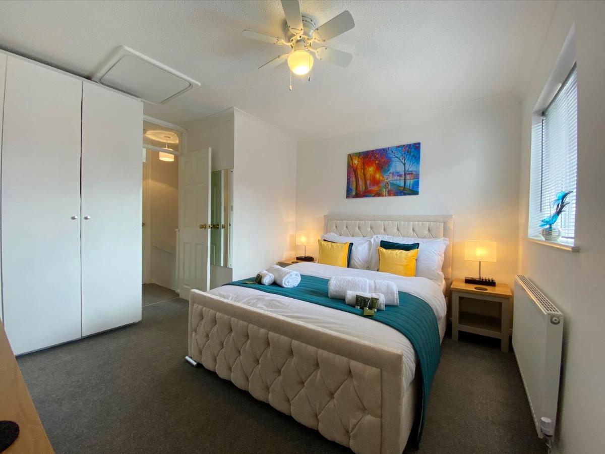 2 Bedroom Private House Near Bedford Town And Train Station بيدفورد المظهر الخارجي الصورة