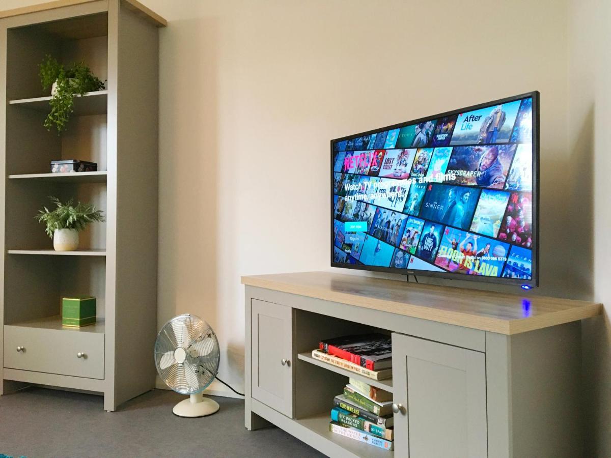 2 Bedroom Private House Near Bedford Town And Train Station بيدفورد المظهر الخارجي الصورة